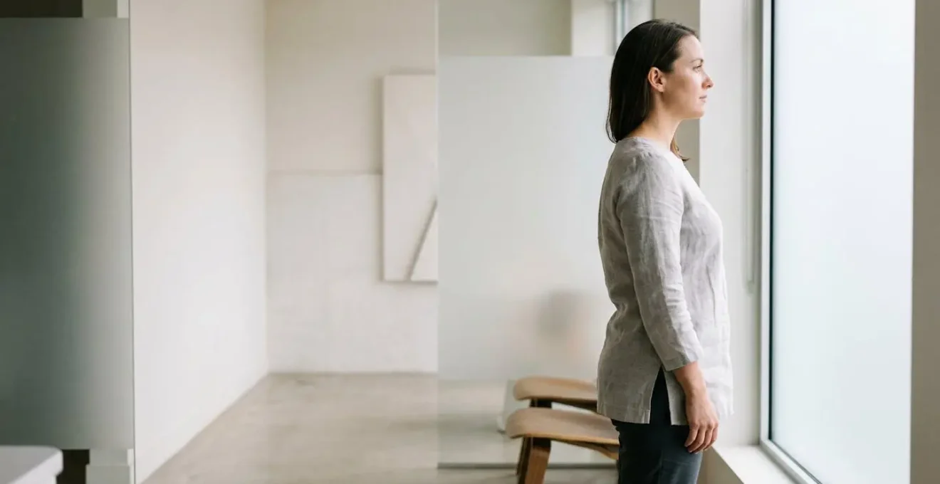 Trasformazione del profilo corporeo attraverso trattamenti di chirurgia estetica per eliminare le maniglie dell'amore